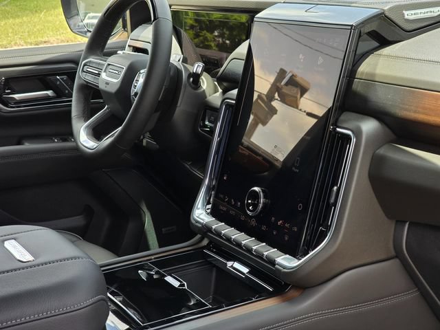 New 2026 GMC Yukon Denali w/ Denali Reserve Package AWD/4WD image 9