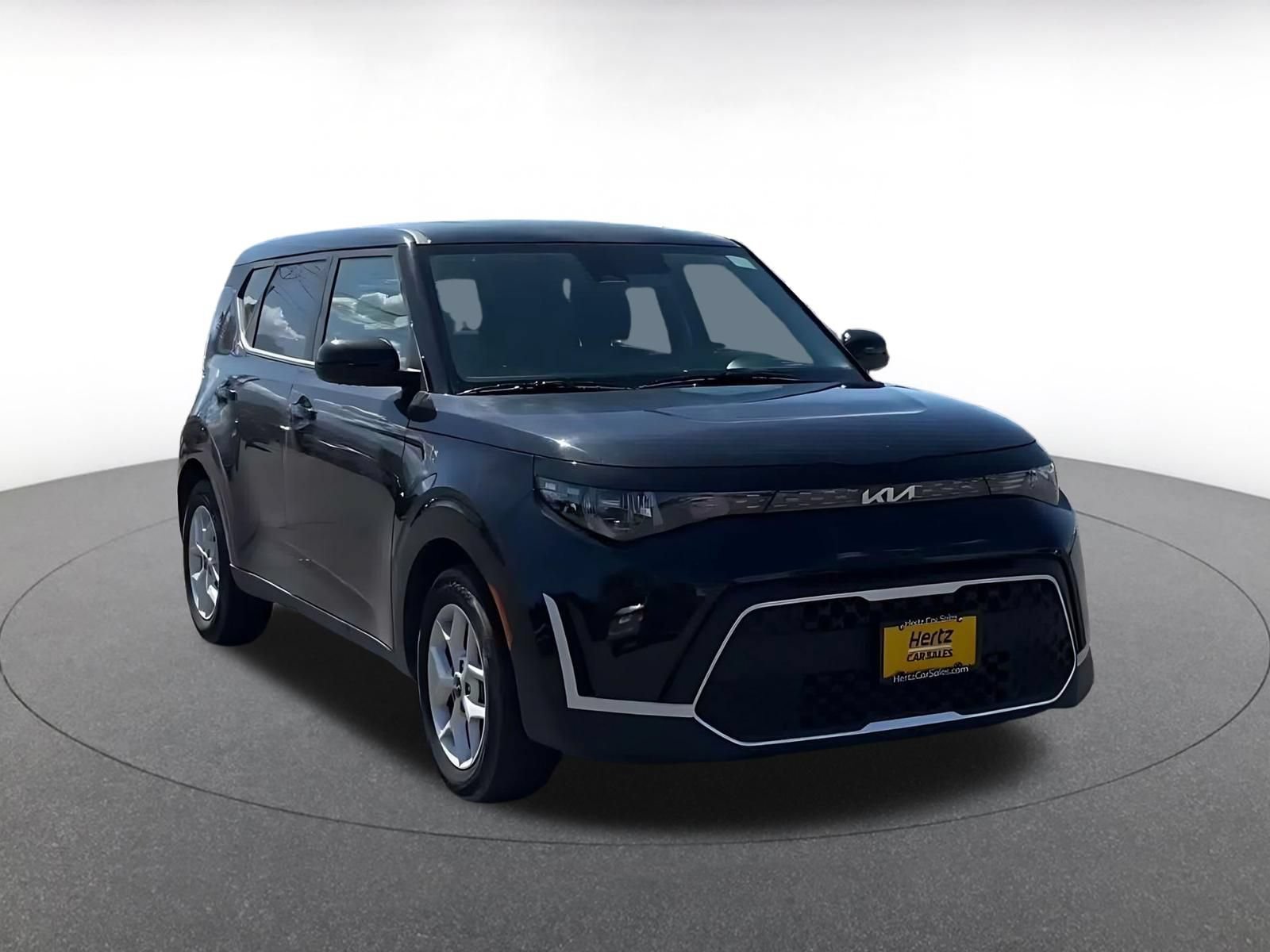 Used 2025 Kia Soul LX w/ LX Technology Package FWD image 3