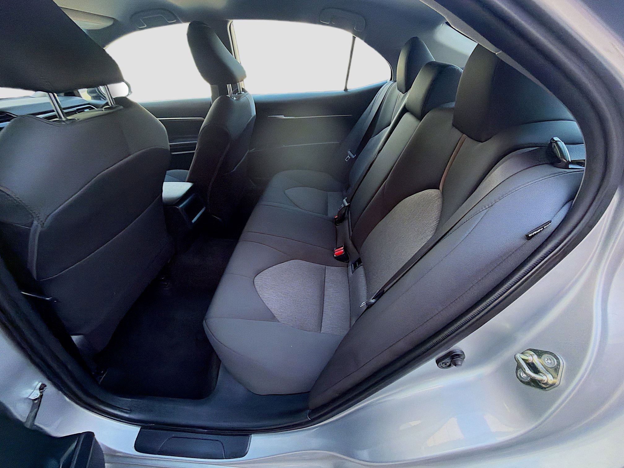 Used 2020 Toyota Camry LE FWD image 20