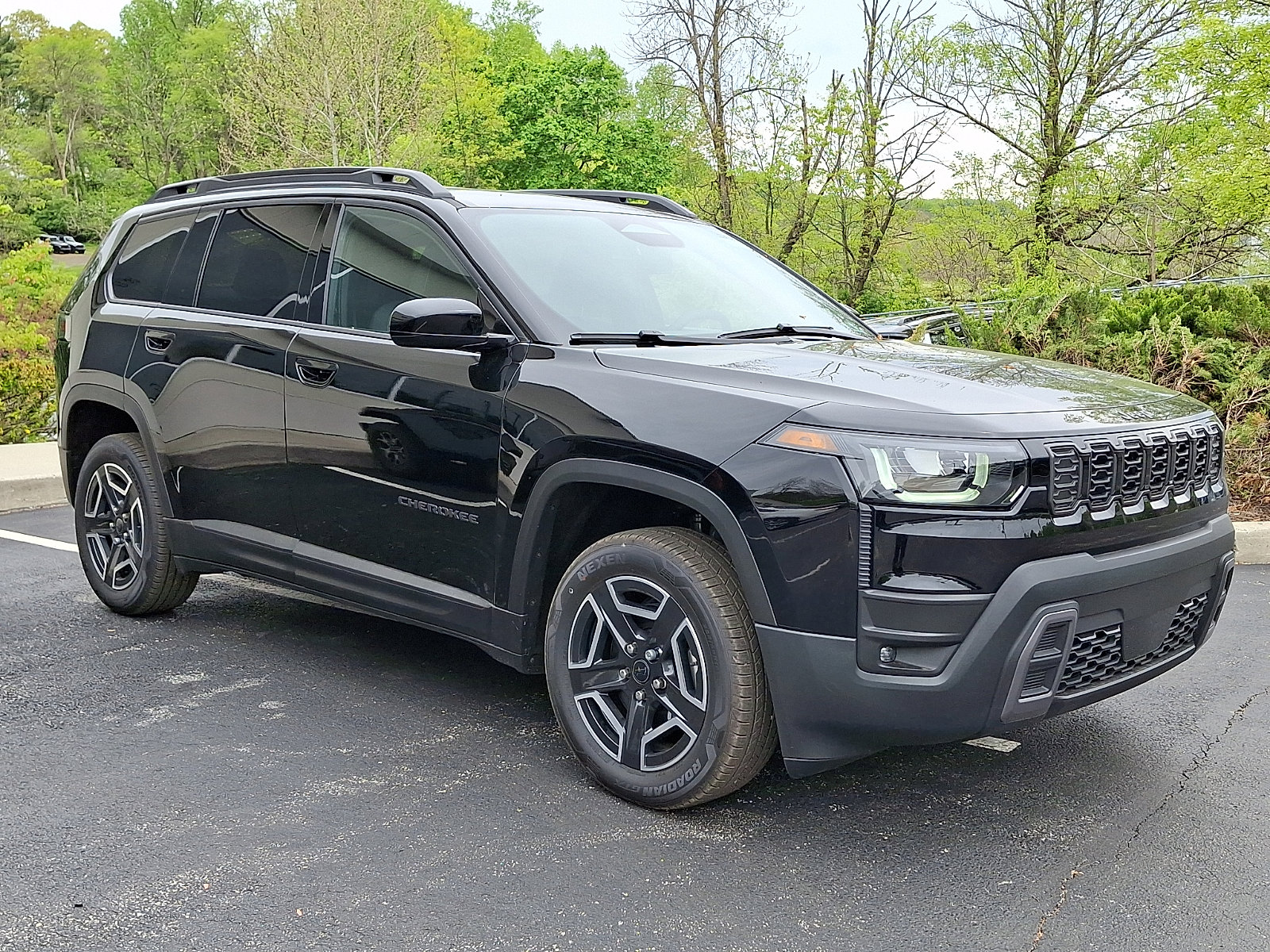 New 2026 Jeep Cherokee Laredo AWD/4WD image 2