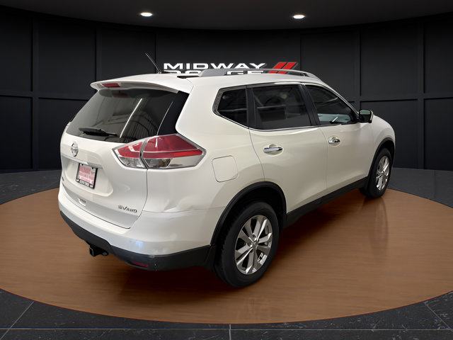 Used 2016 Nissan Rogue SV AWD/4WD image 4