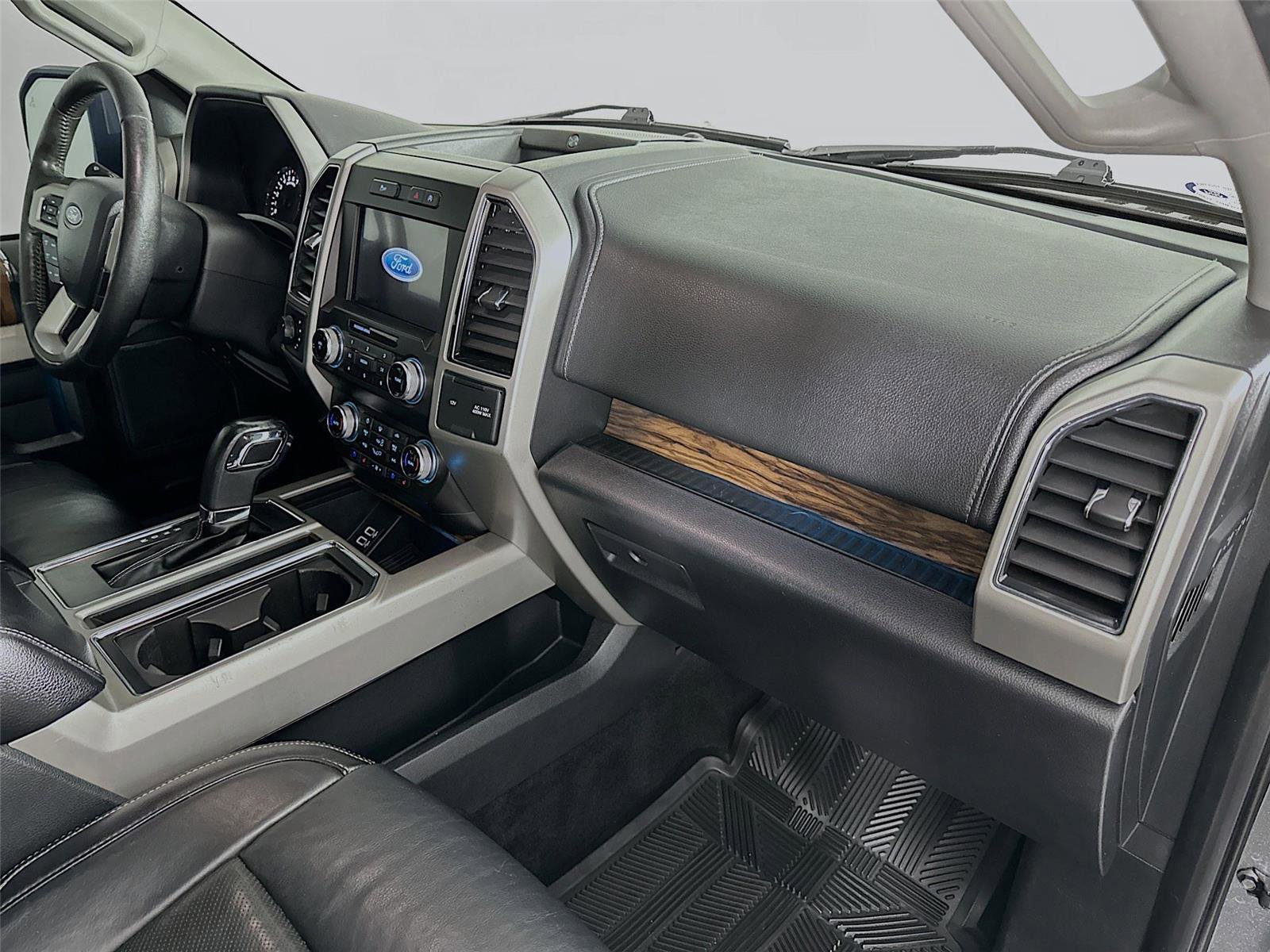 Used 2019 Ford F150 Lariat w/ Equipment Group 502A Luxury AWD/4WD image 29