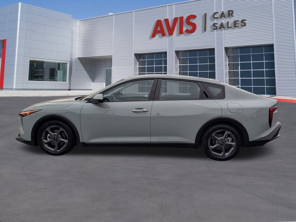 Used 2025 Kia K4 LXS image 2