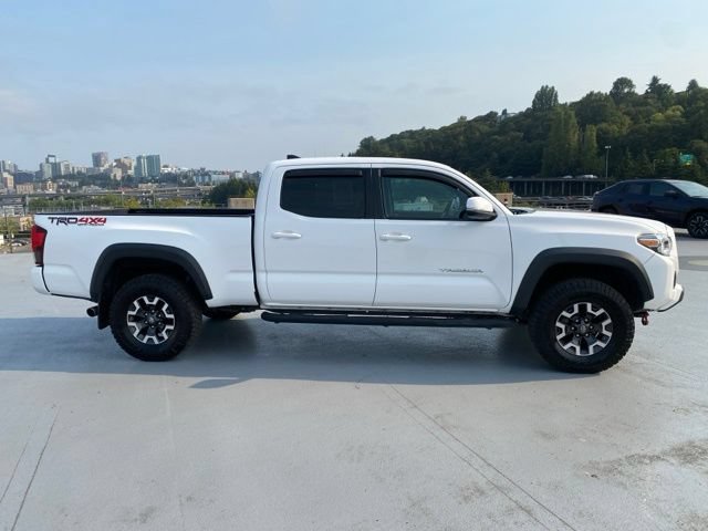 Used 2019 Toyota Tacoma TRD Off-Road w/ Technology Package AWD/4WD image 2