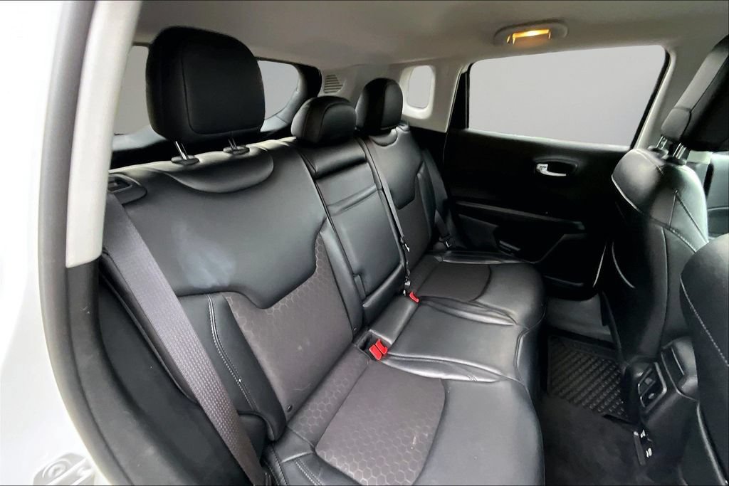 Used 2018 Jeep Compass Latitude w/ Popular Equipment Group AWD/4WD image 24