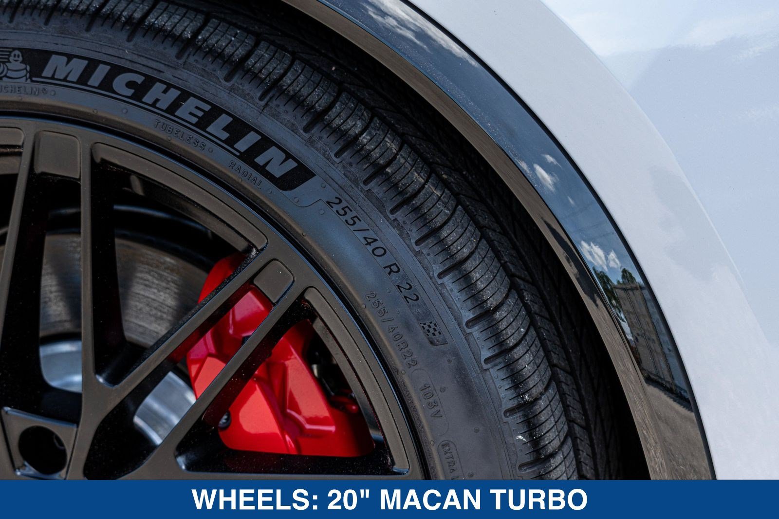 Used 2025 Porsche Macan Turbo Electric AWD/4WD image 39