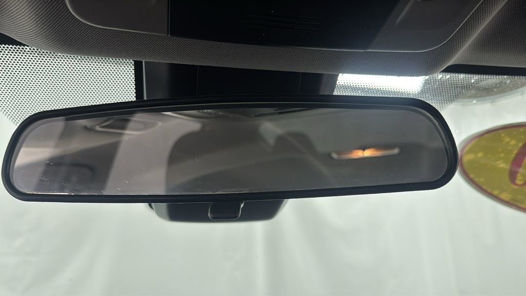 Used 2020 Toyota Camry SE image 29