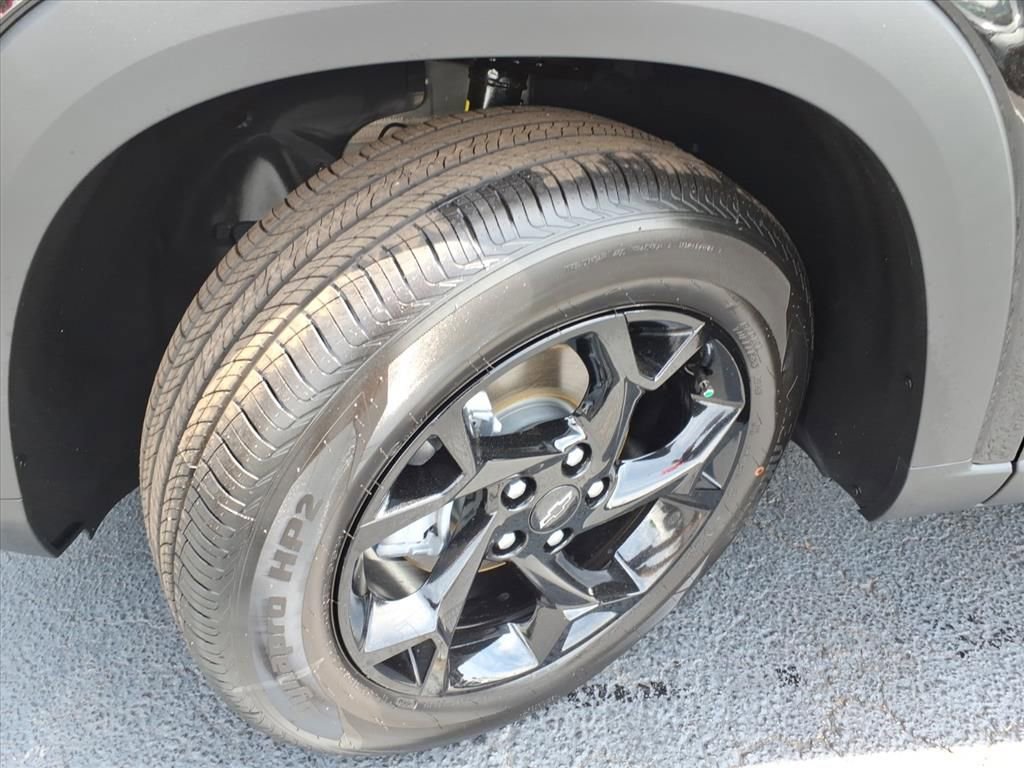 New 2026 Chevrolet Trax LT w/ Sunroof Package FWD image 16