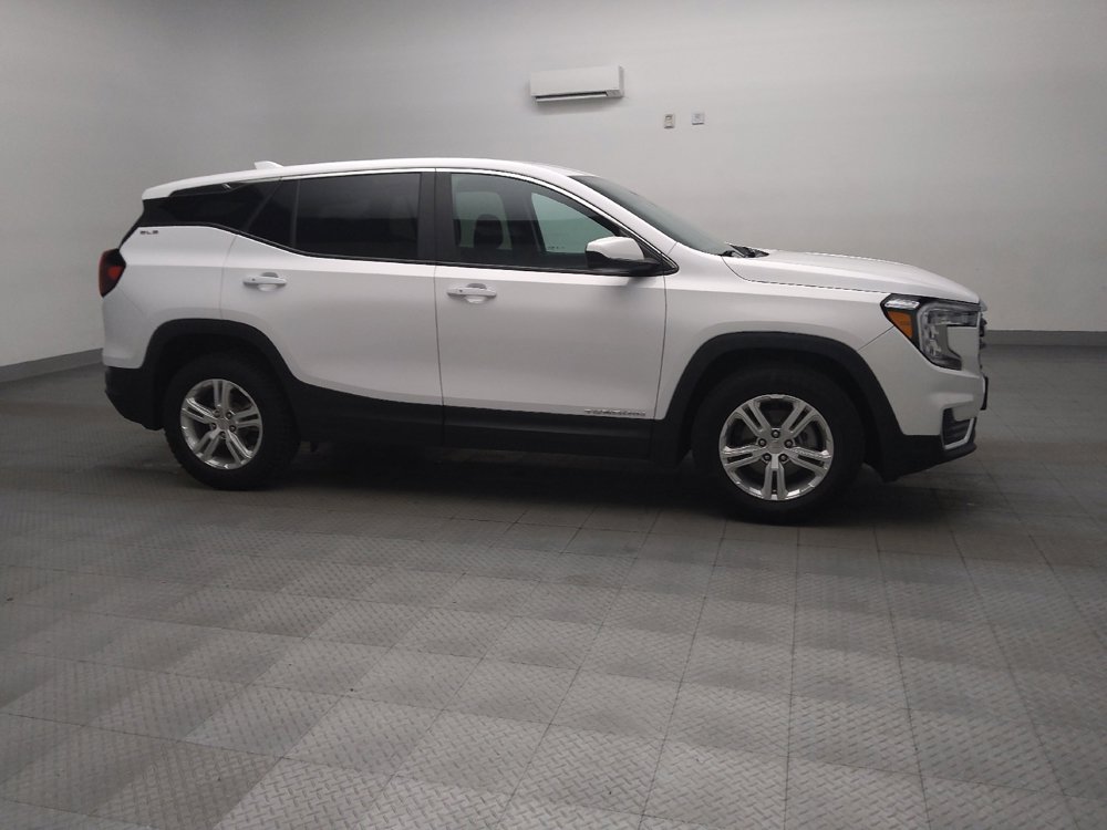 Used 2024 GMC Terrain SLE image 11
