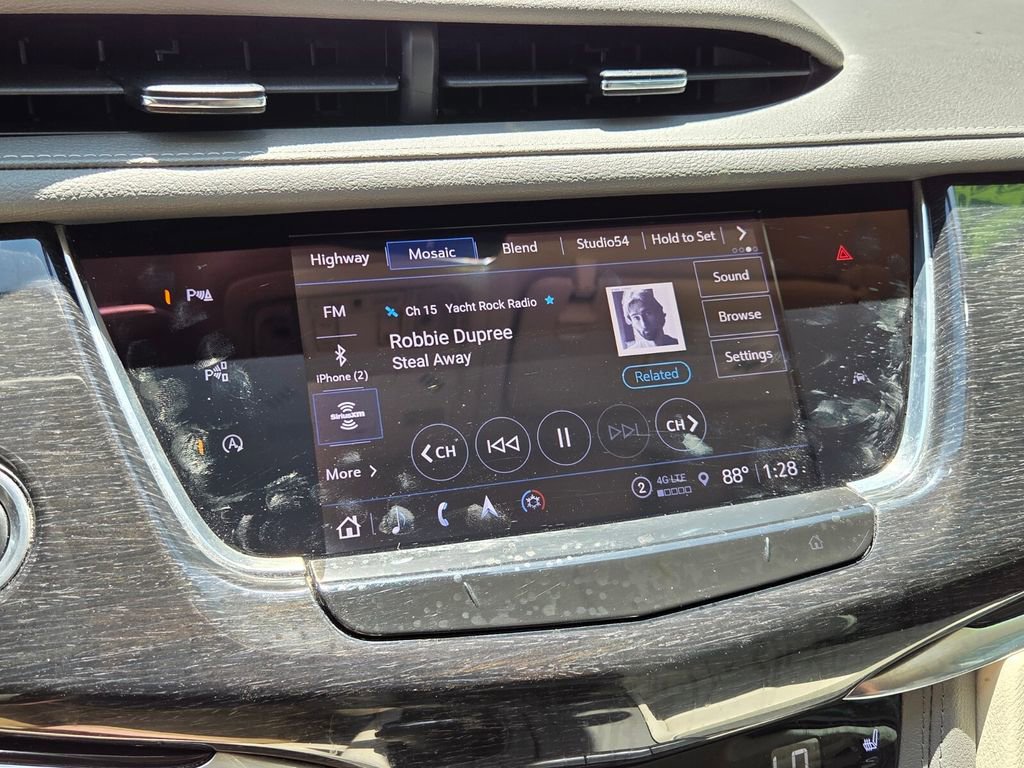 Used 2023 Cadillac XT6 Premium Luxury w/ Technology Package FWD image 29