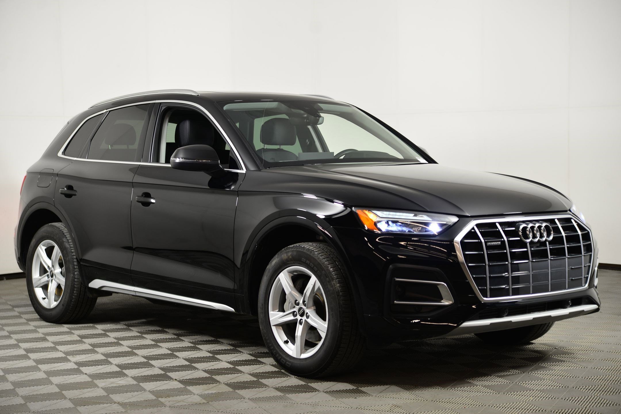 Certified 2024 Audi Q5 2.0T Premium w/ Convenience Package image 6