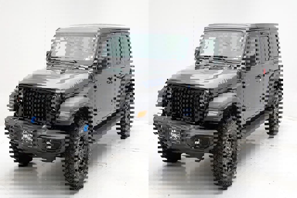 Used 2023 Jeep Wrangler Unlimited w/ Cold Weather Group image 2