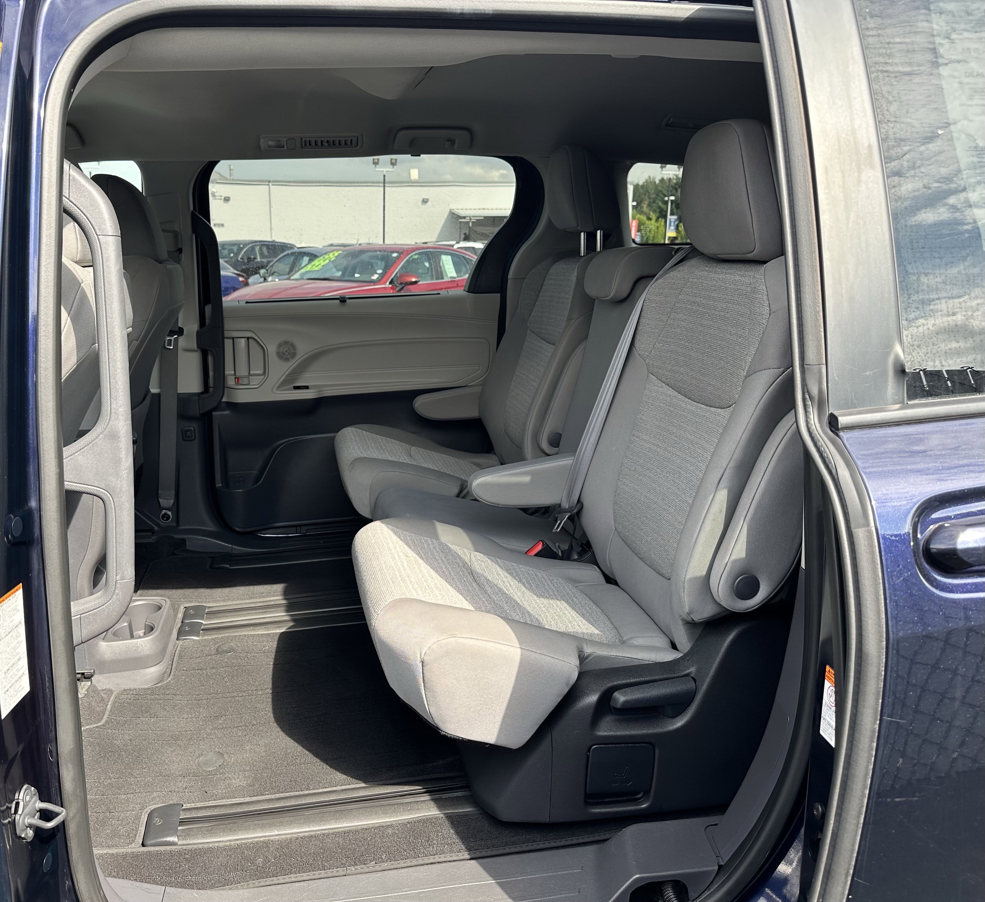 Used 2023 Toyota Sienna LE image 19