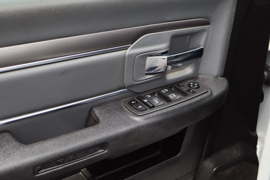 Used 2022 RAM 1500 Classic SLT w/ Electronics Group AWD/4WD image 18