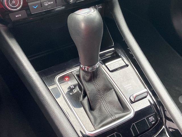 Used 2024 Jeep Compass Limited image 11