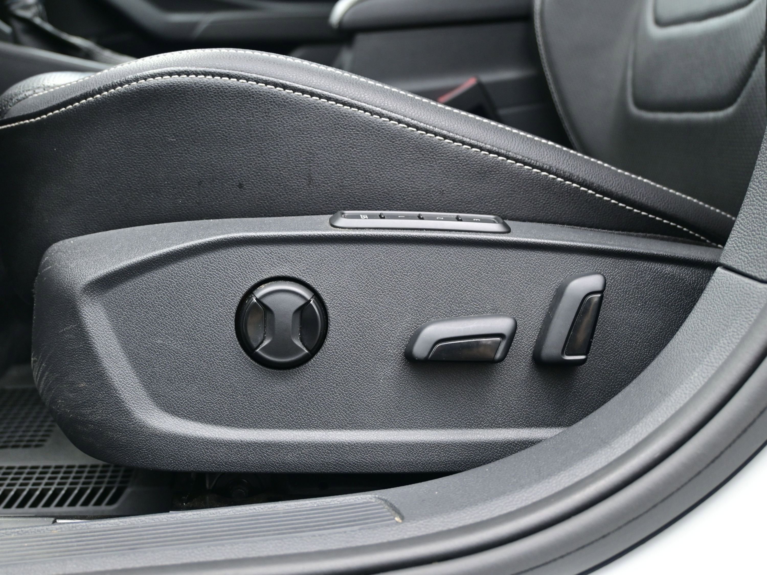 Used 2022 Volkswagen Jetta SEL image 13