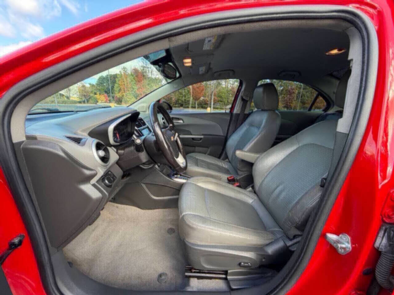 Used 2017 Chevrolet Sonic Premier image 11