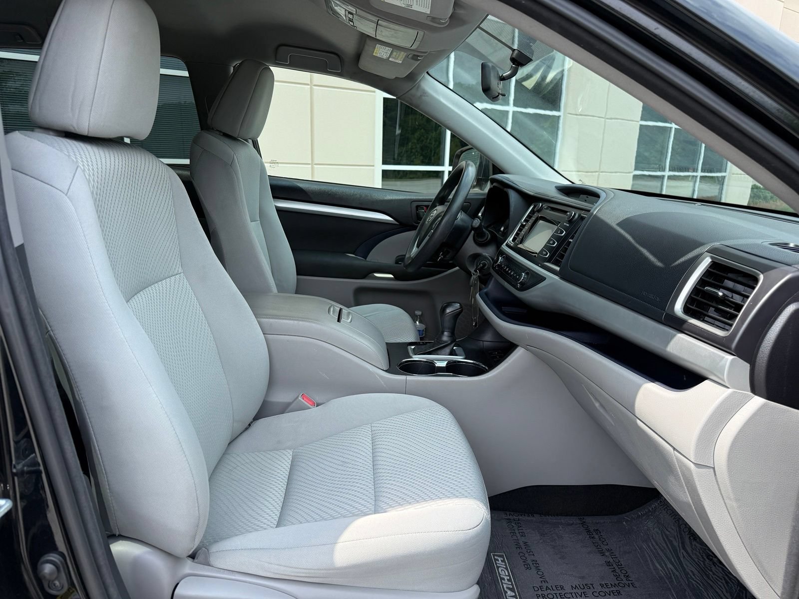 Used 2016 Toyota Highlander LE FWD image 34