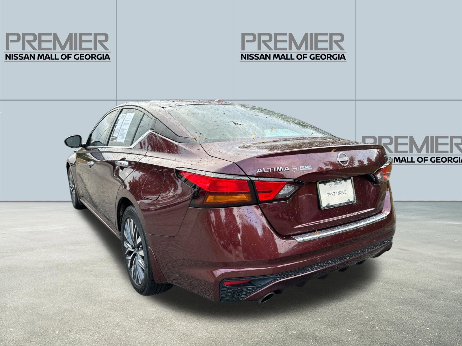 Used 2023 Nissan Altima 2.5 SV w/ SV Premium Package image 7