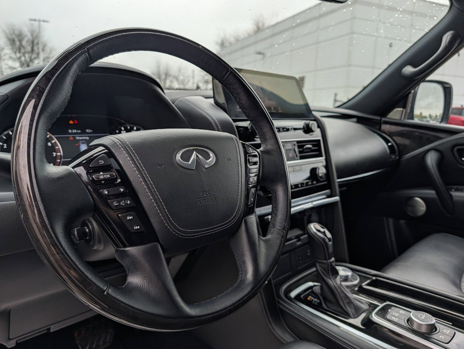 Used 2024 INFINITI QX80 Sensory AWD/4WD image 35