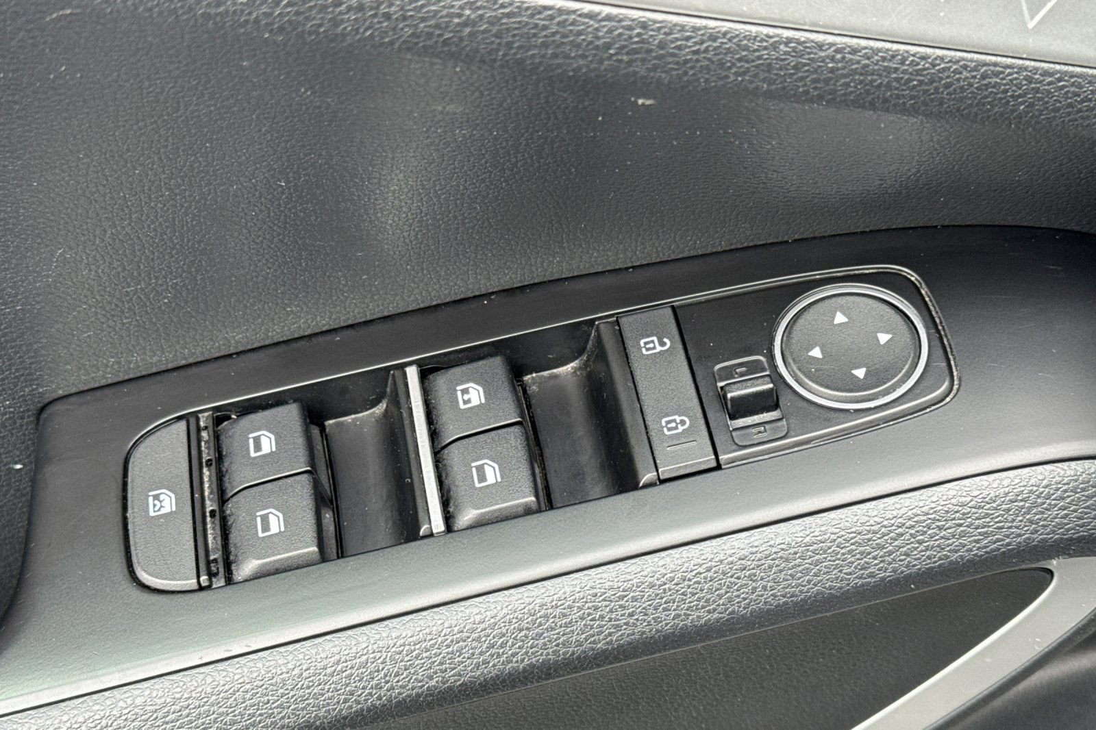 Used 2023 Kia Soul LX w/ LX Technology Package image 11