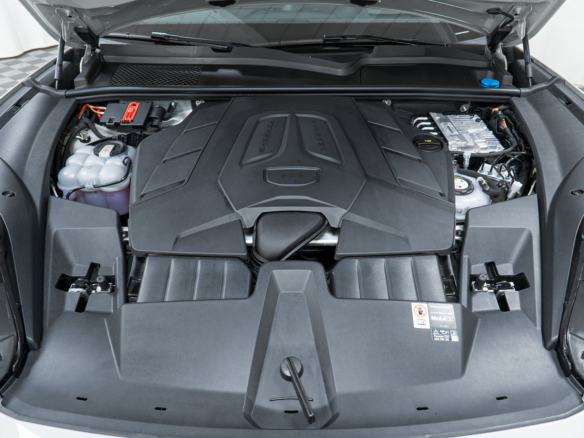 New 2026 Porsche Cayenne S image 12