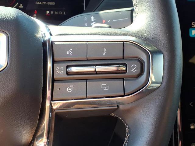 Used 2025 GMC Acadia Elevation image 16