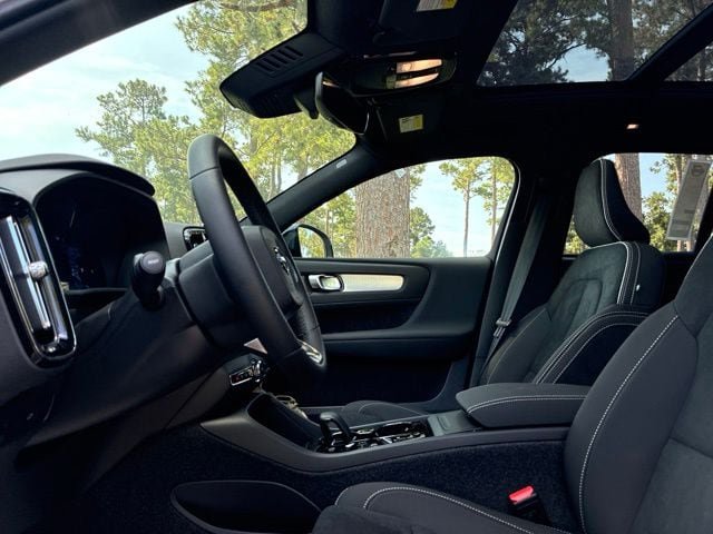New 2026 Volvo XC40 B5 Ultra AWD/4WD image 22
