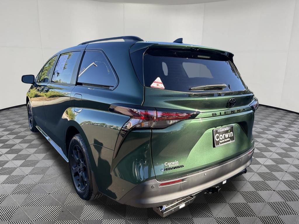 Used 2026 Toyota Sienna XLE Woodland Edition AWD/4WD image 4