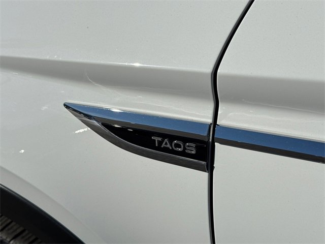 Certified 2023 Volkswagen Taos SE w/ Panoramic Sunroof Package image 13