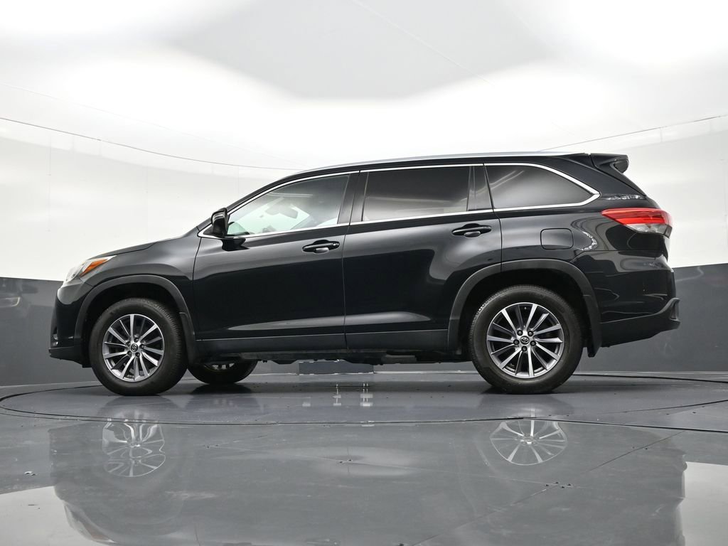 Used 2019 Toyota Highlander XLE image 25