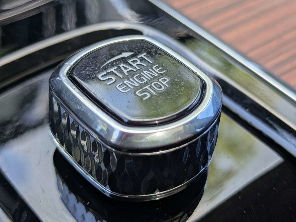 Certified 2025 Volvo S60 B5 Plus AWD/4WD image 27
