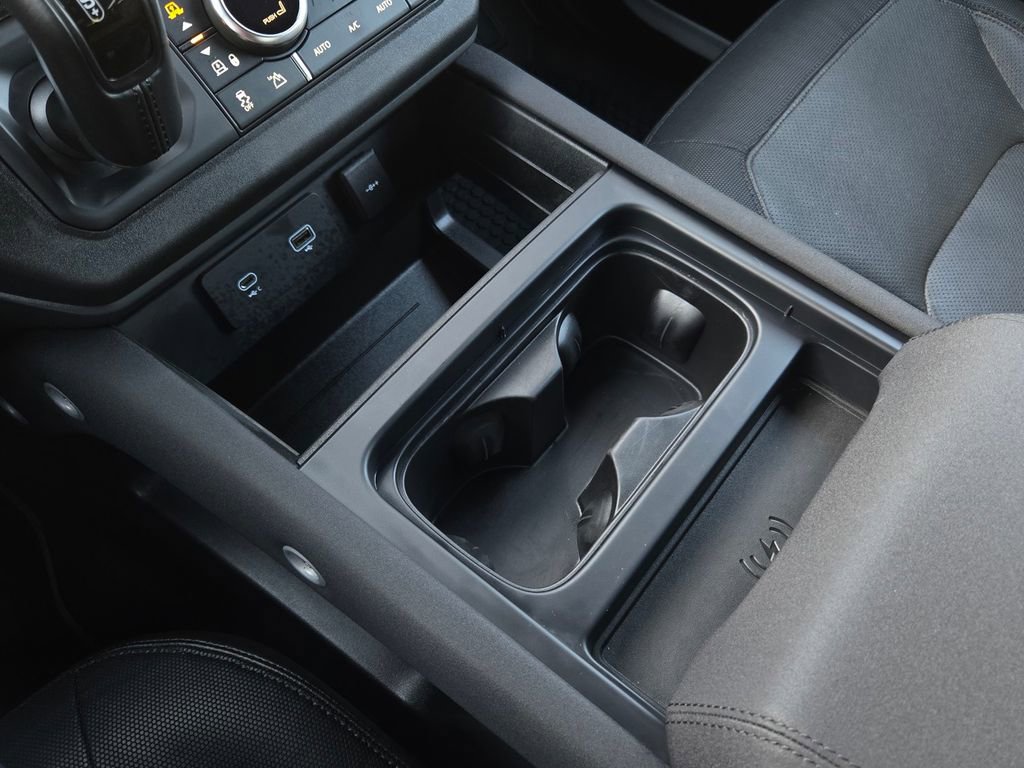 Used 2023 Land Rover Defender 90 X-Dynamic SE image 20