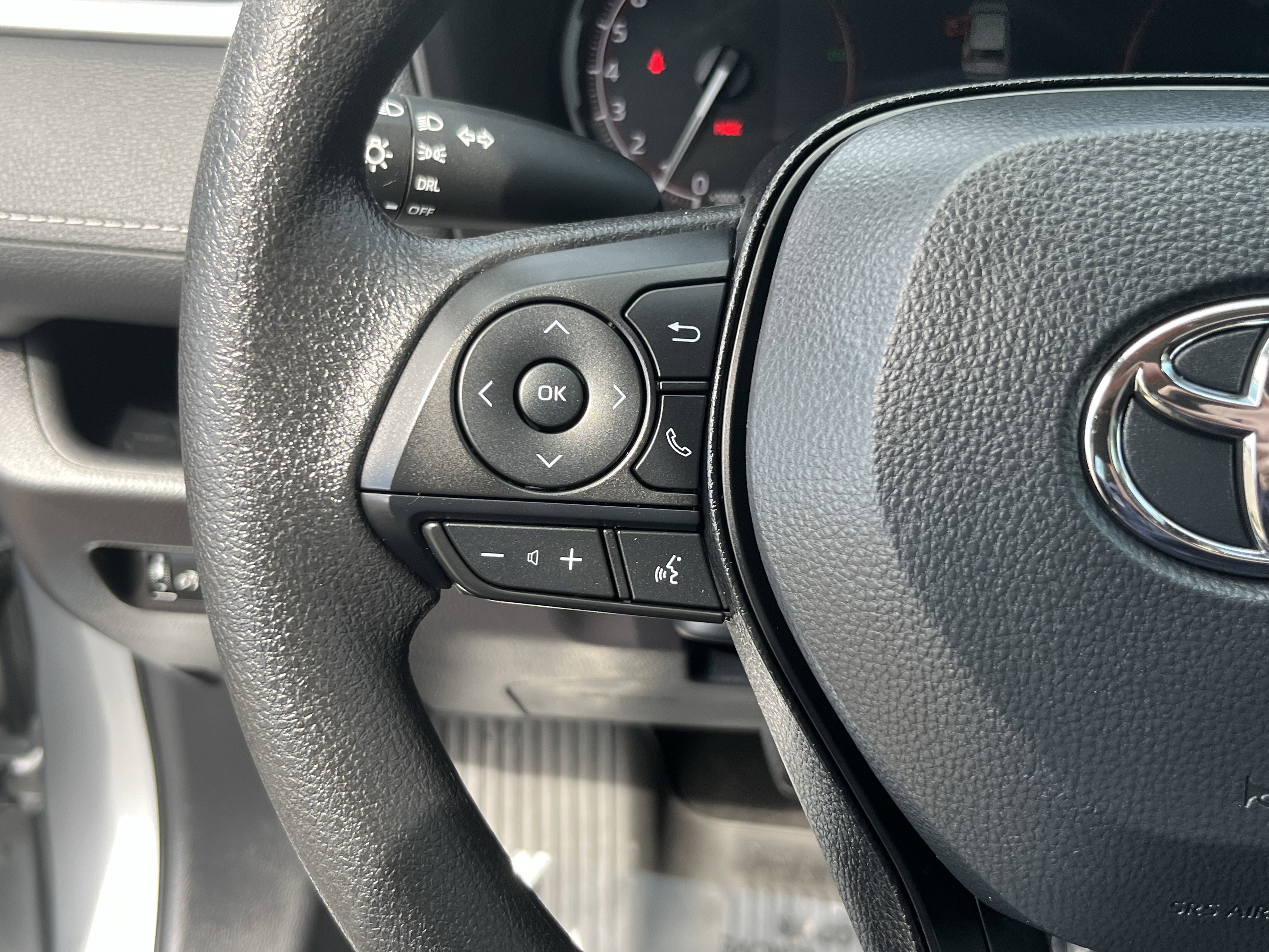 Used 2025 Toyota RAV4 LE image 18