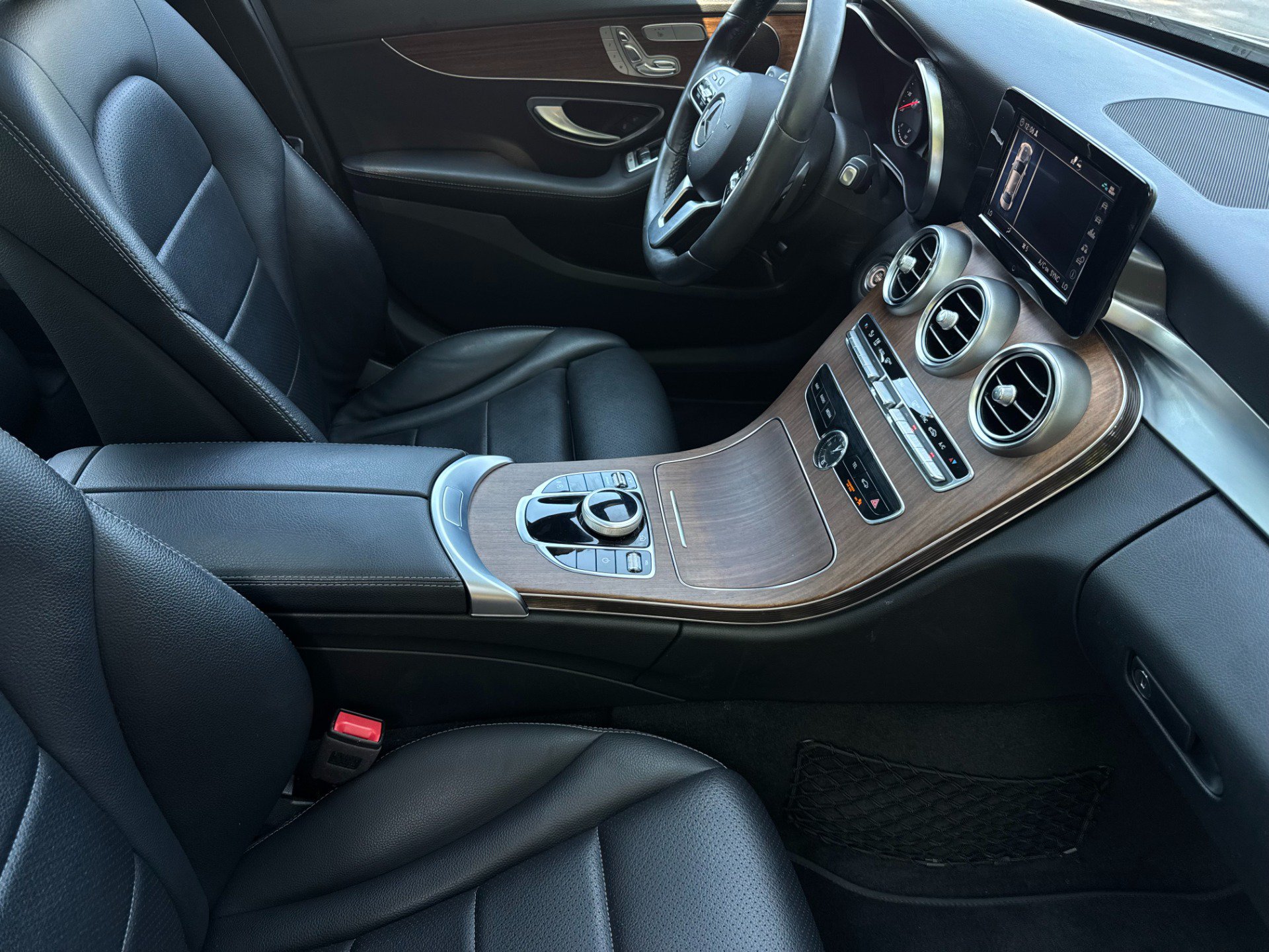 Used 2019 Mercedes-Benz C 300 4MATIC Sedan image 20