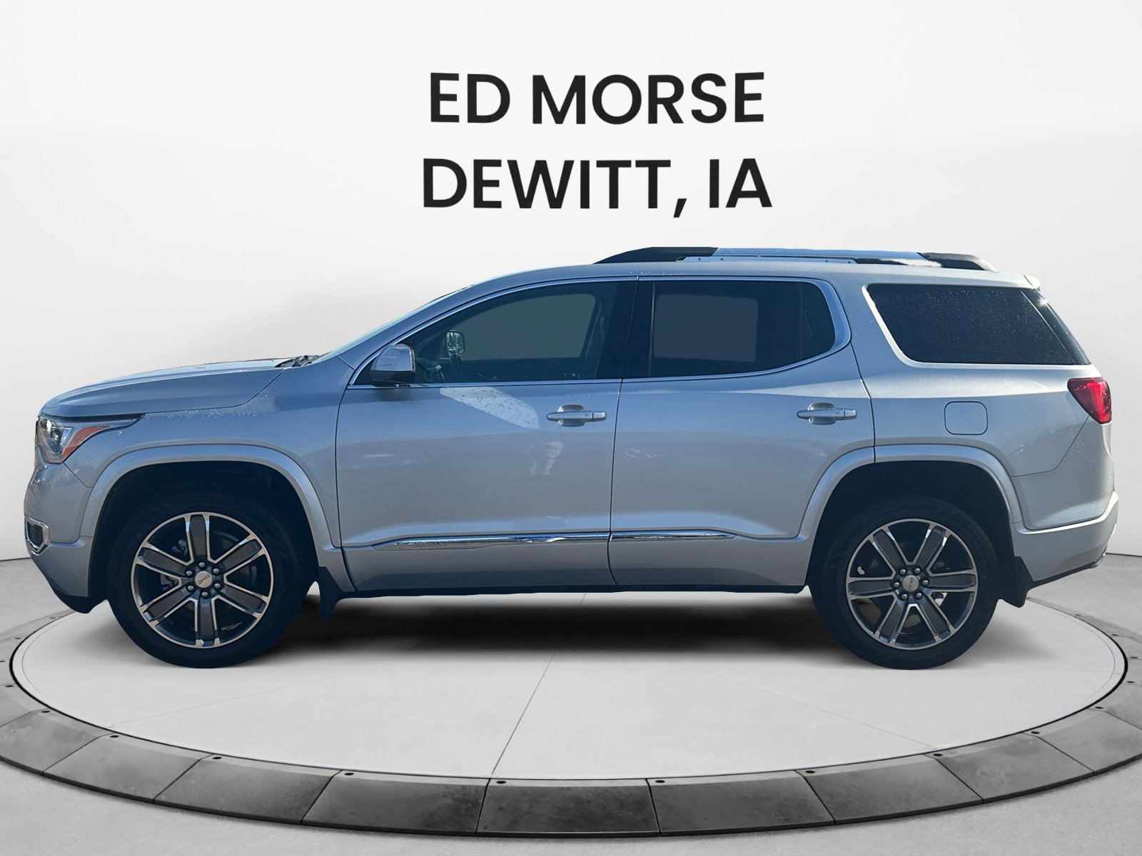Used 2019 GMC Acadia Denali w/ Technology Package image 2