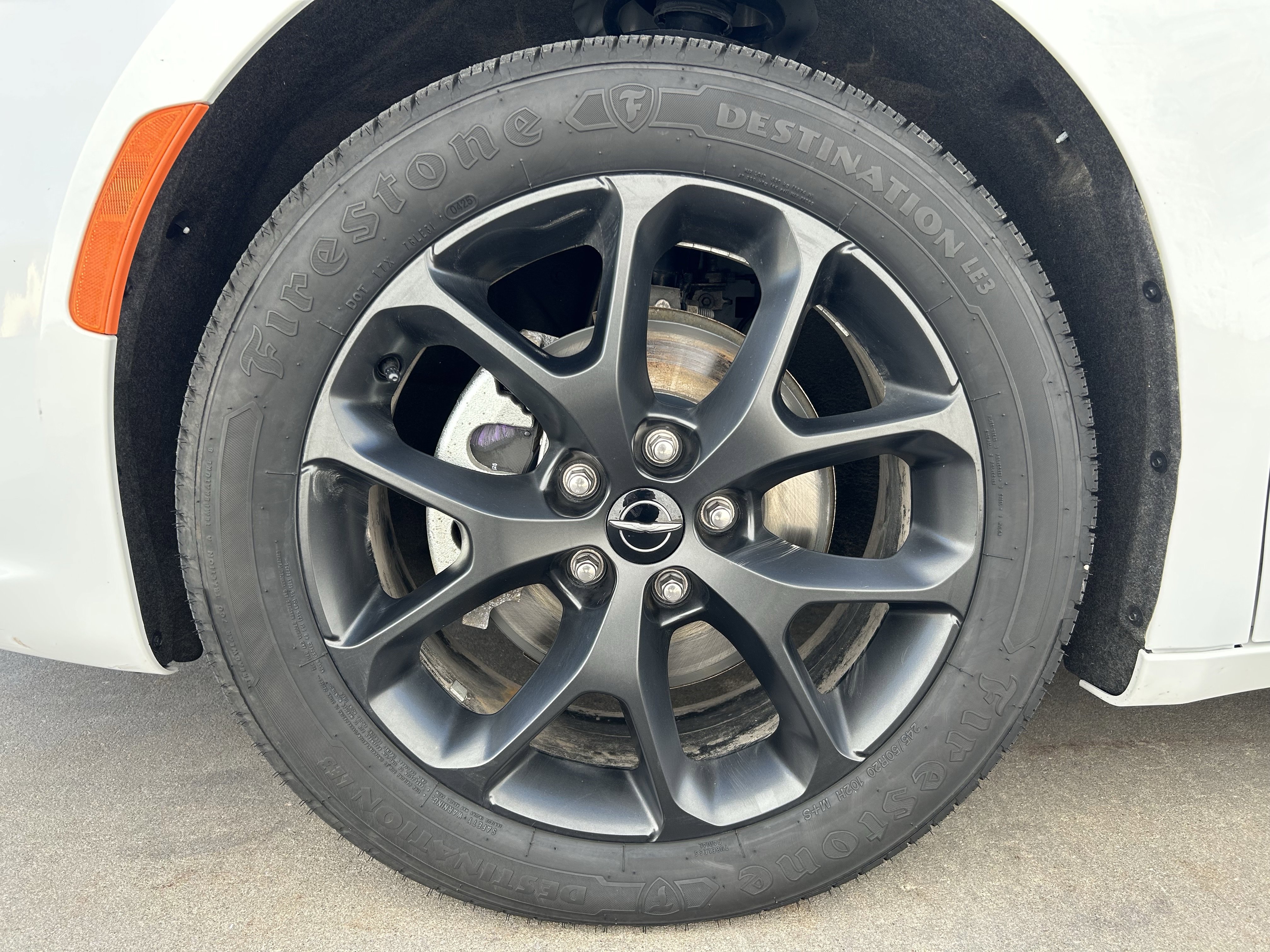 Used 2025 Chrysler Pacifica Limited image 11