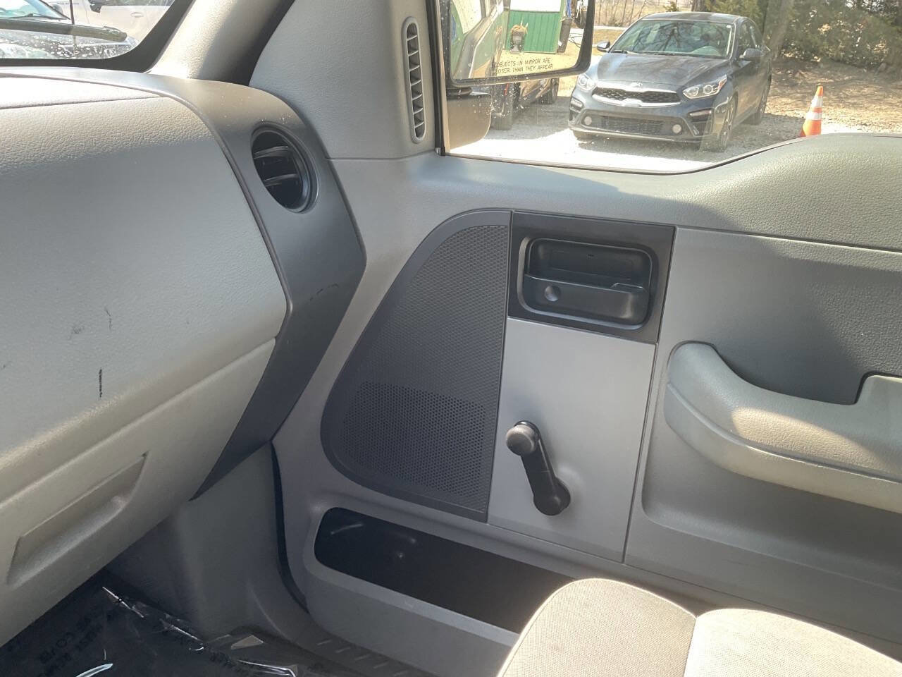 Used 2007 Ford F150 STX RWD image 13