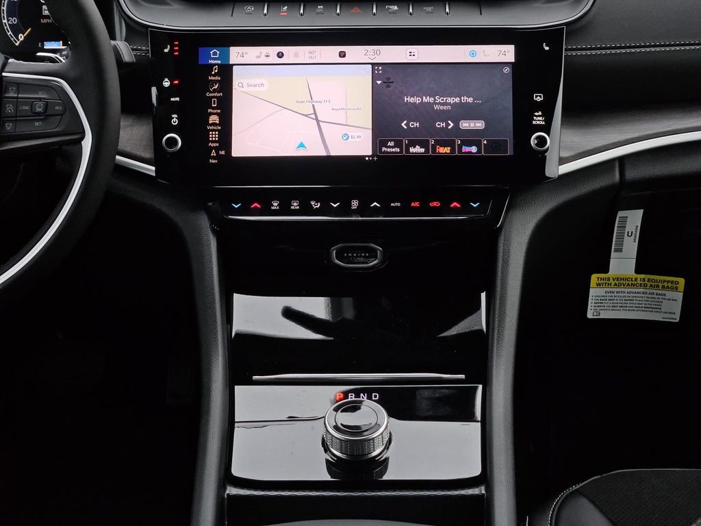 New 2026 Jeep Grand Cherokee Altitude image 17