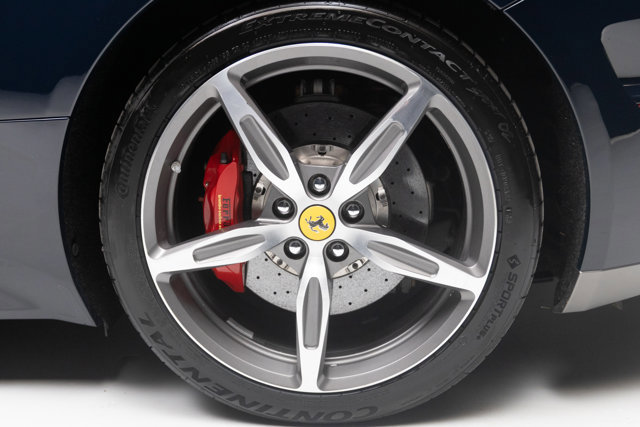 Used 2016 Ferrari California T RWD image 53