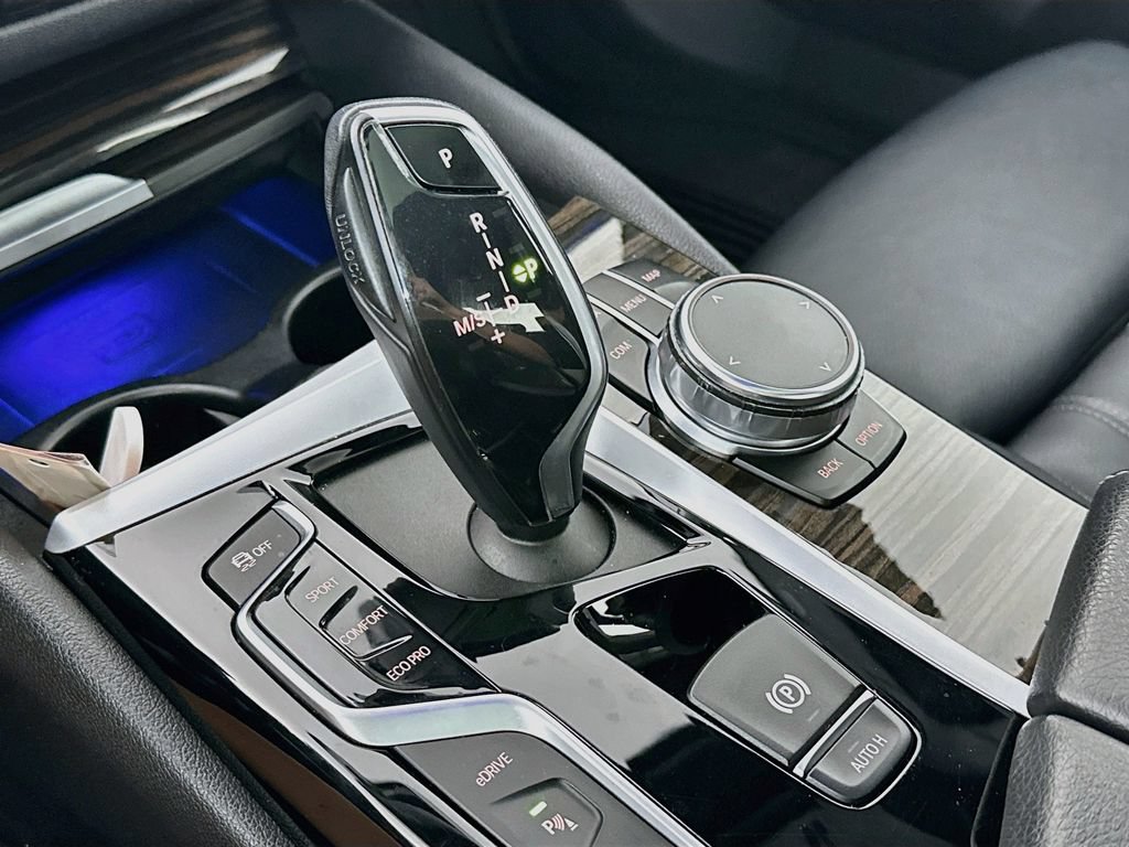 Used 2019 BMW 530e xDrive w/ Convenience Package AWD/4WD image 23
