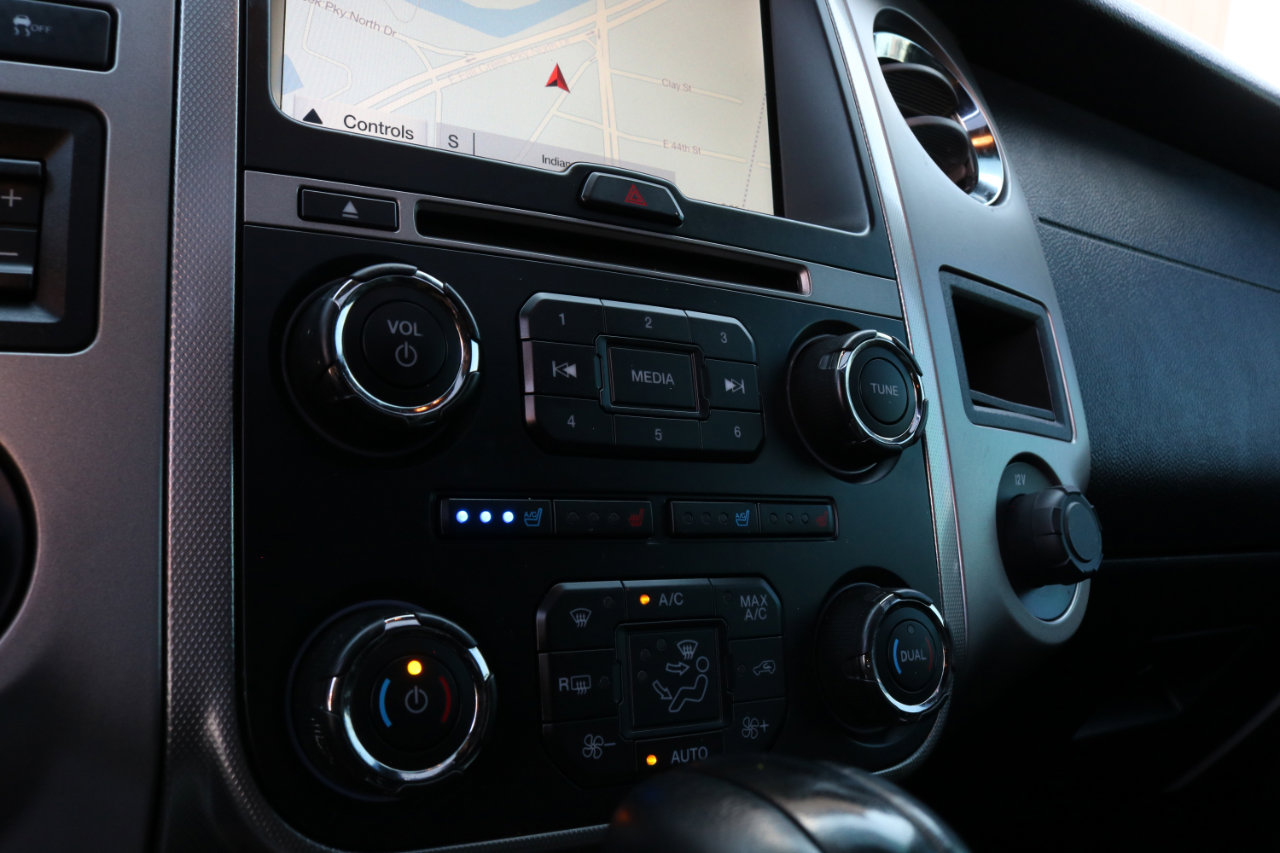 Used 2017 Ford Expedition XLT w/ Equipment Group 202A image 28