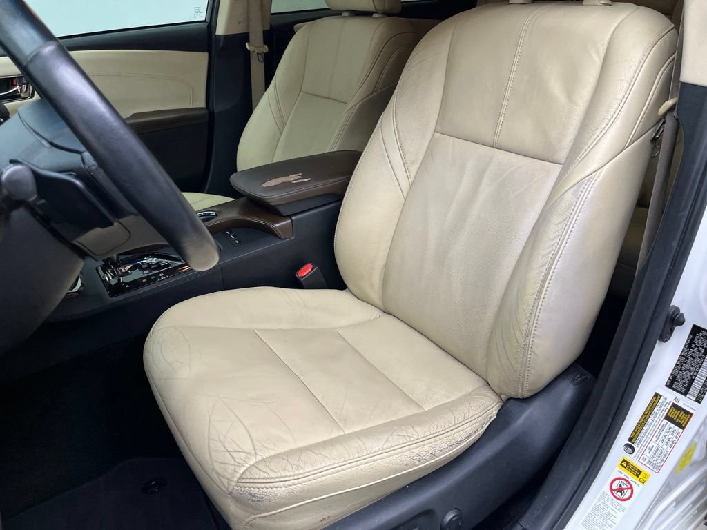 Used 2015 Toyota Avalon XLE FWD image 16
