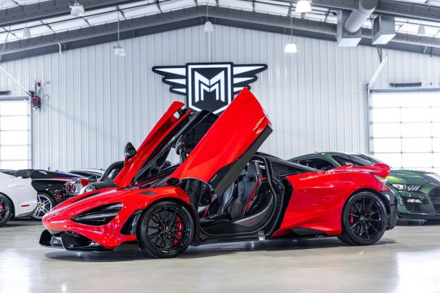 Used 2021 McLaren 765LT RWD image 1