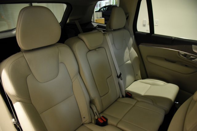 Used 2023 Volvo XC90 T8 Ultimate w/ Lounge Package image 21
