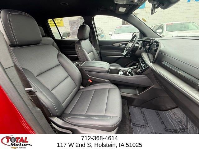 Used 2025 Chevrolet Traverse LT AWD/4WD image 17