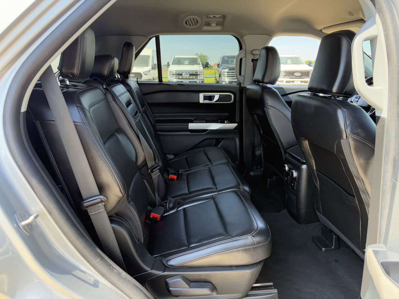 Certified 2023 Ford Explorer XLT w/ Equipment Group 202A RWD image 29