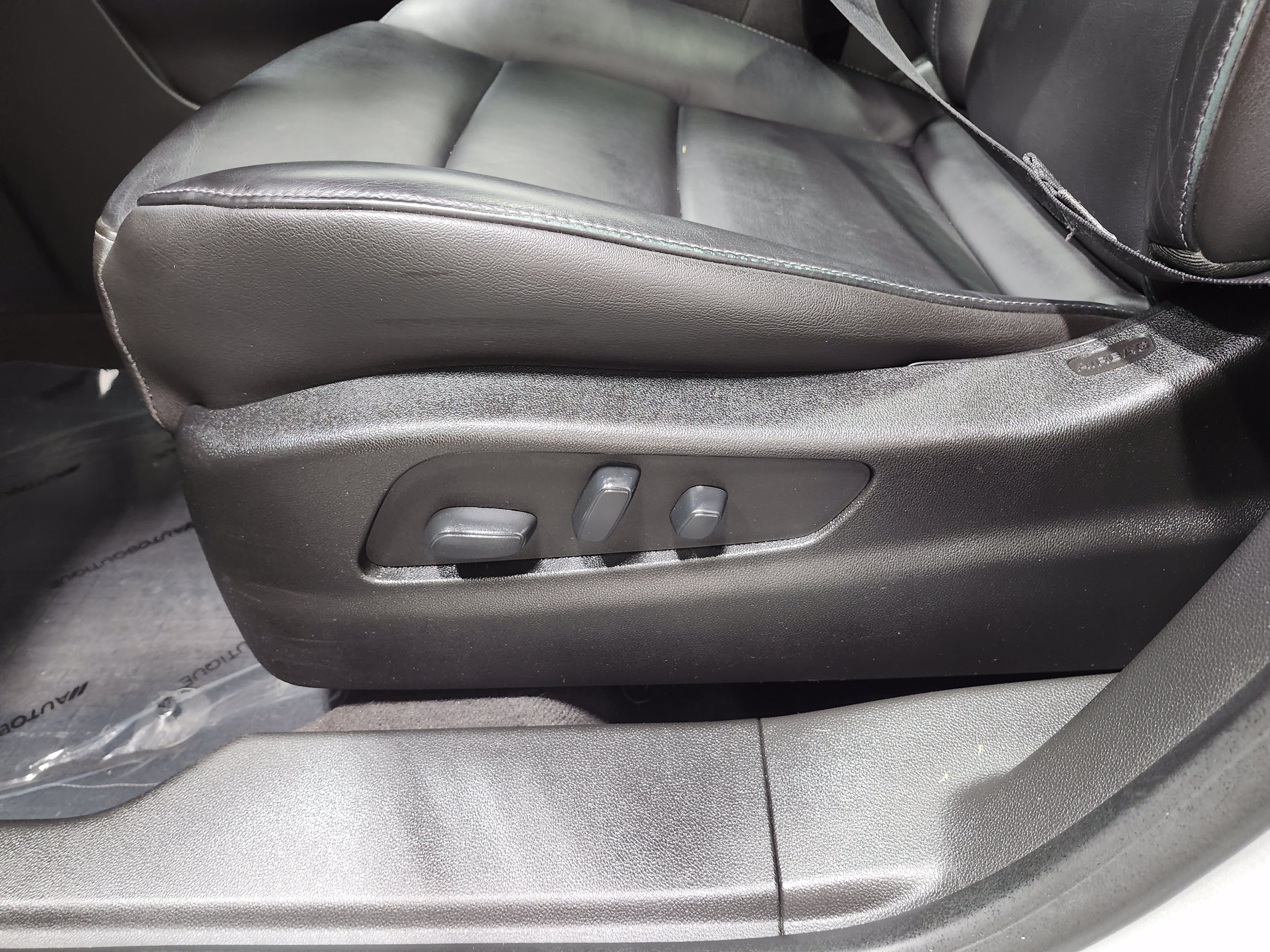 Used 2019 Cadillac XT4 Premium Luxury AWD/4WD image 29