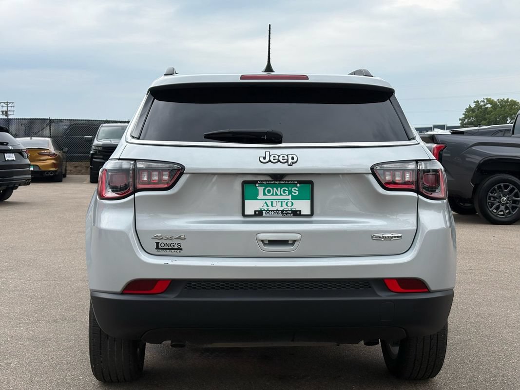 Used 2025 Jeep Compass Latitude AWD/4WD image 7