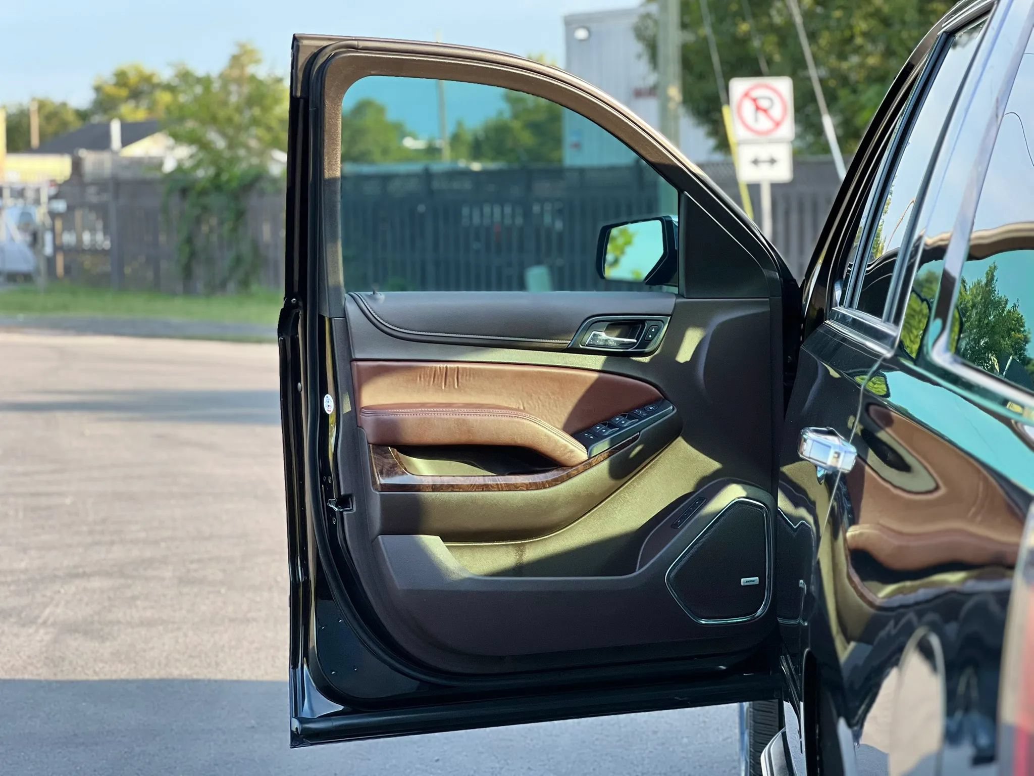 Used 2020 Chevrolet Tahoe Premier AWD/4WD image 38